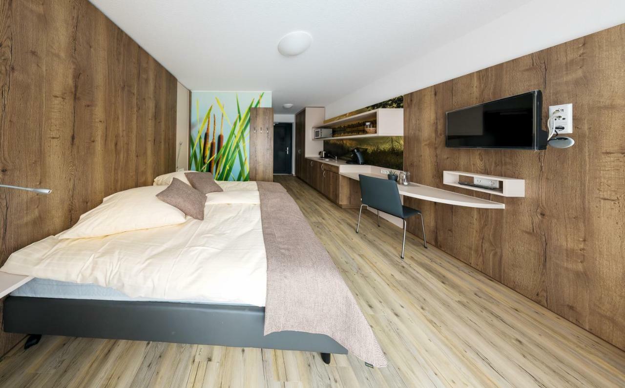 Апарт отель Boarding & House T24 Бад-Вурцах Экстерьер фото